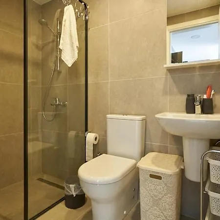 One Br With A Terrace And Huge Pool Apartment *