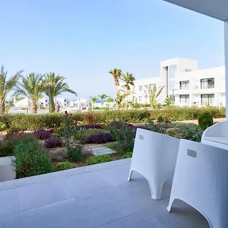 One Br With A Terrace And Huge Pool Apartman Ayios Amvrosios